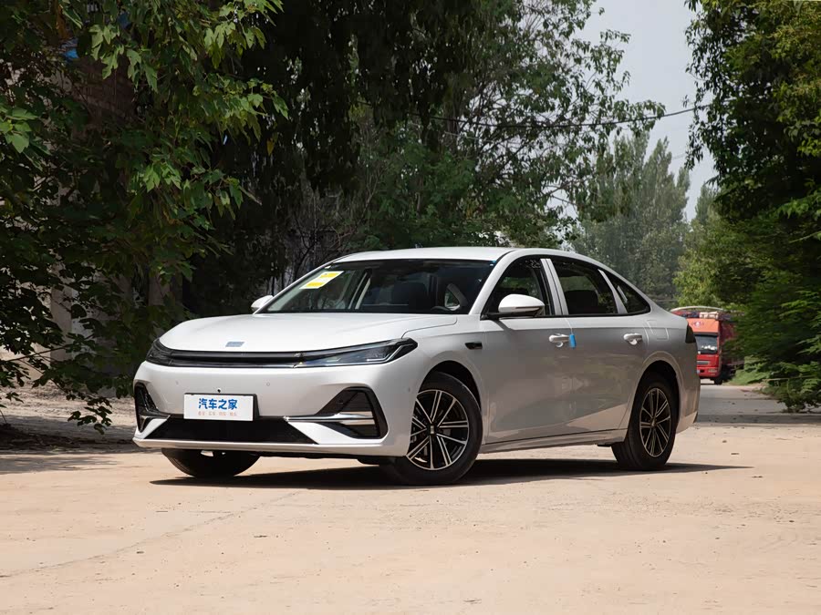 Geely Galaxy A7 2025 2025款 EM-i 70km 启航版