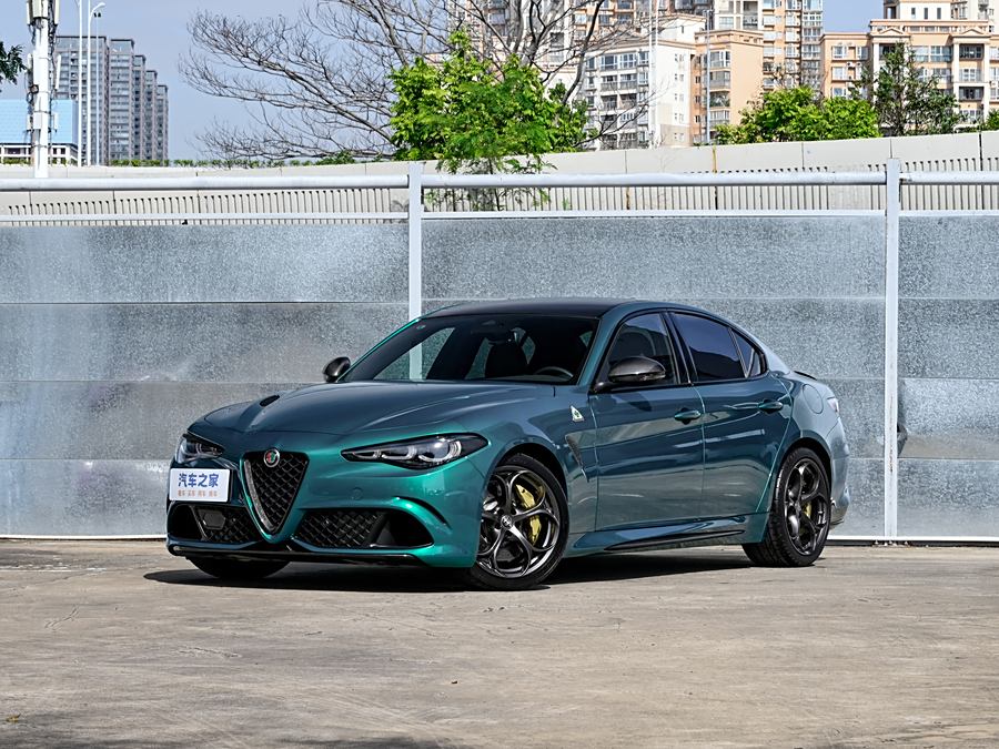 Alfa Romeo Giulia 2023 2023款 2.9T V6 520HP 四叶草100周年纪念版