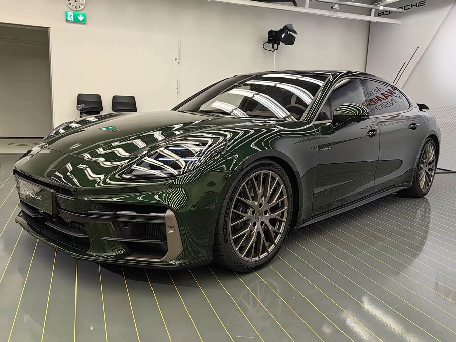 2026 Porsche Panamera Hybrid