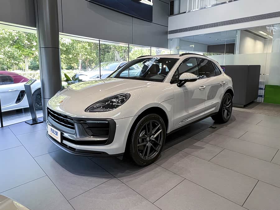 2026 Porsche Macan