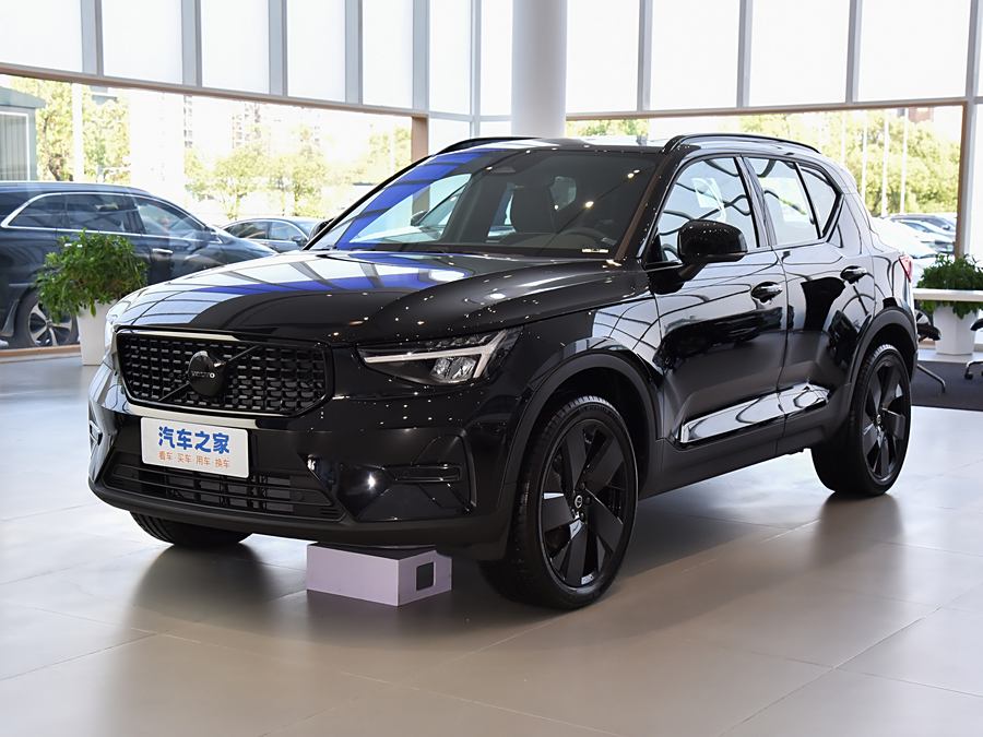 Volvo XC40 2025 2025款 B4 四驱智远极夜黑版
