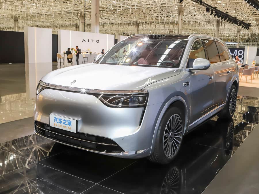 Aito M8 2025 2025款 增程 Max+版 53.4kWh 6座版