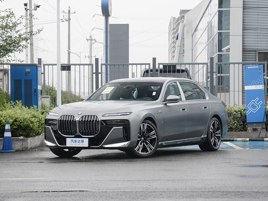 BMW i7 2023 2023款 eDrive50L 尊享M运动套装