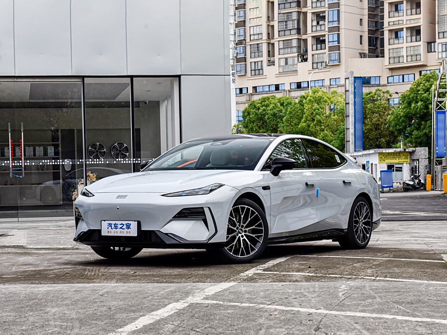 Geely Galaxy E8 2024 2024款 620km 四驱龙腾版