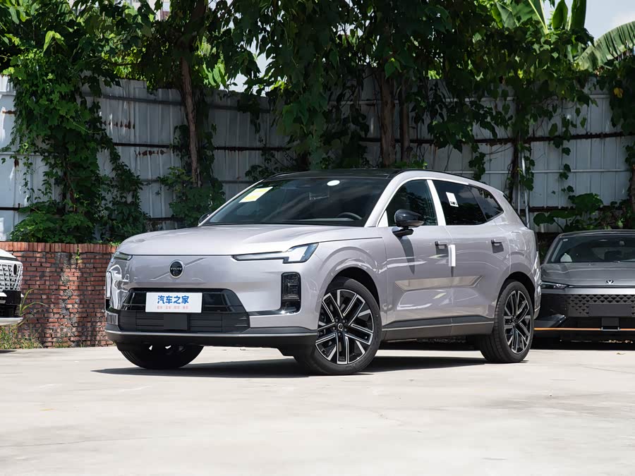 2026 Volvo XC70 Hybrid