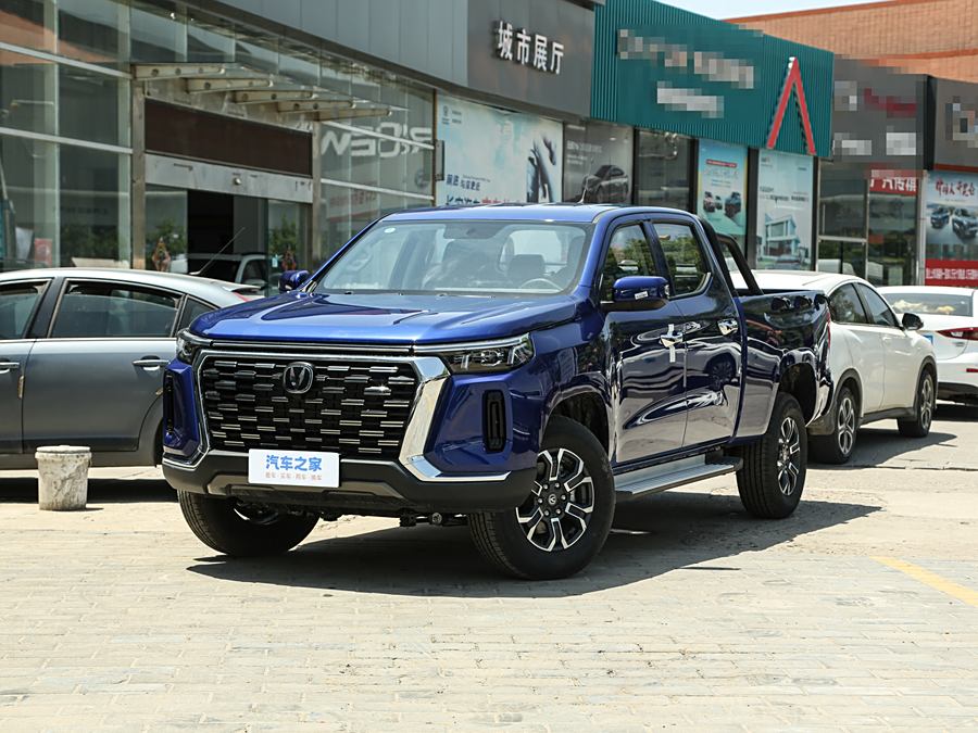 Changan Hunter Plus 2023 2023款 2.0T手动四驱汽油精英型长箱