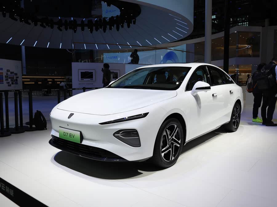 Roewe D7 2025 2025款 EV 610km 后驱尊荣版