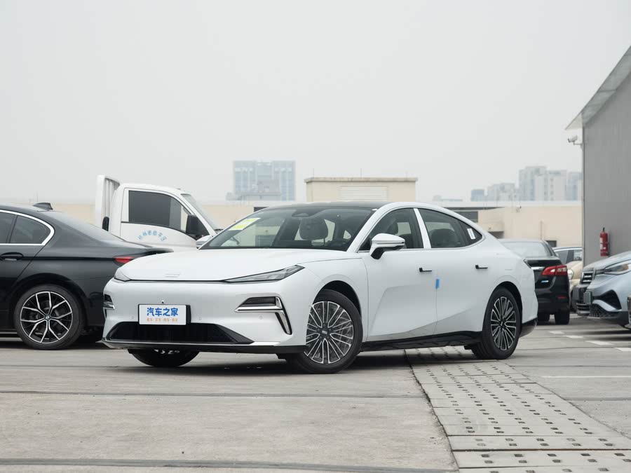 Geely Galaxy Starshine 8 EM-i 2025 2025款 130km EM-i 尊享版