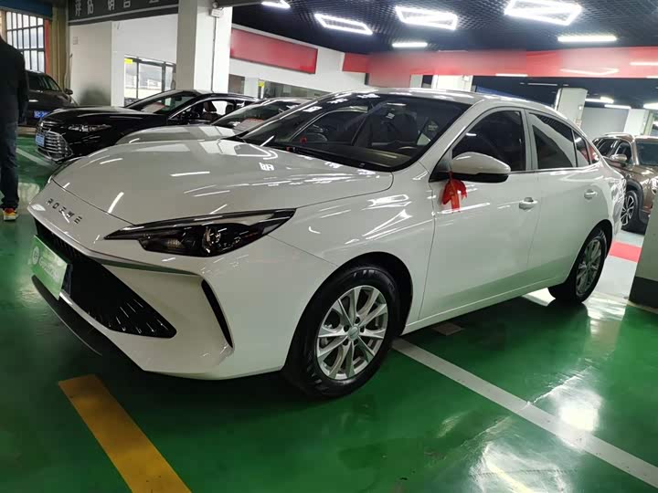 2026 Roewe i5