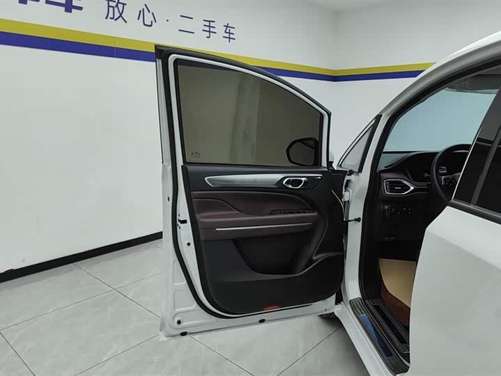 GAC Trumpchi M6 2023 2023款 PRO 270T DCT尊享版