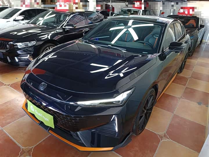 Changan UNI-V 2024 2024款 1.5T 尊贵运动型