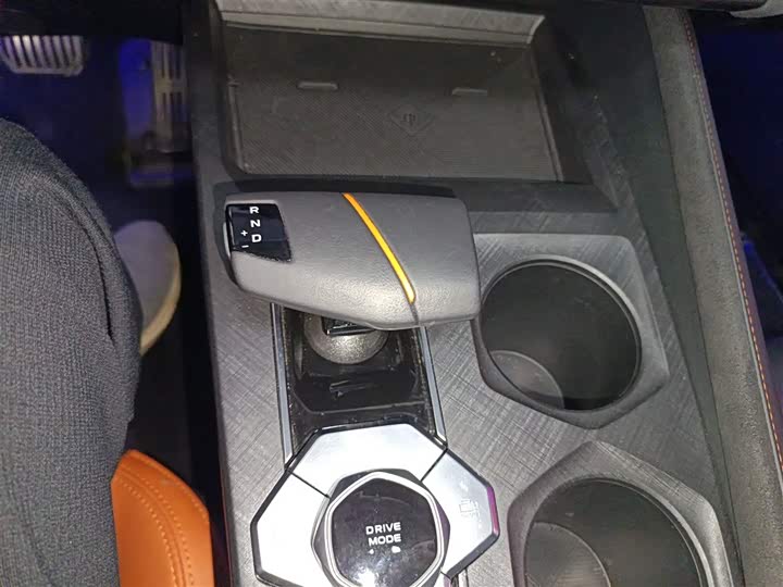 Changan UNI-V 2024 2024款 1.5T 尊贵运动型