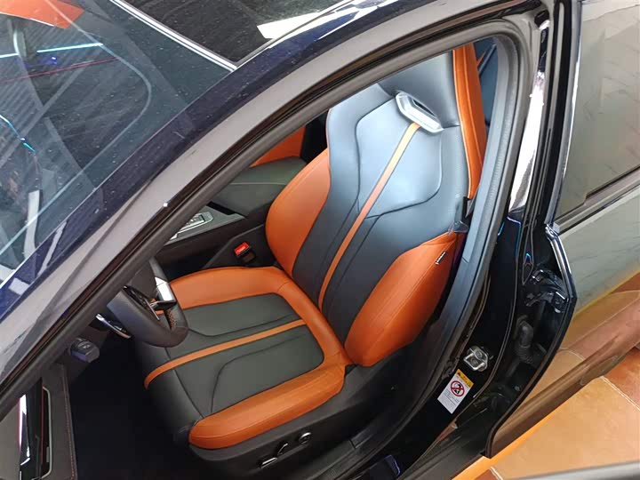 Changan UNI-V 2024 2024款 1.5T 尊贵运动型