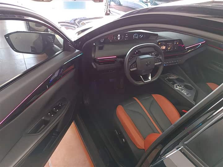 Changan UNI-V 2024 2024款 1.5T 尊贵运动型