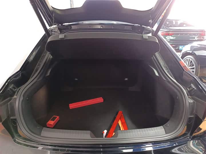 Changan UNI-V 2024 2024款 1.5T 尊贵运动型