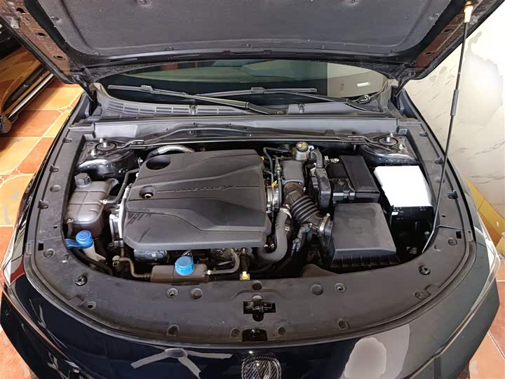 Changan UNI-V 2024 2024款 1.5T 尊贵运动型