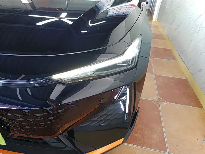 Changan UNI-V 2024 2024款 1.5T 尊贵运动型