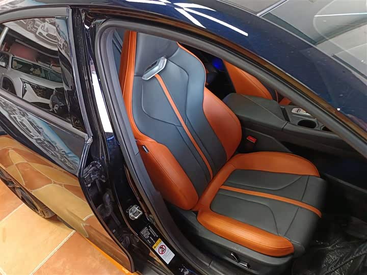 Changan UNI-V 2024 2024款 1.5T 尊贵运动型