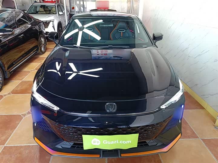 Changan UNI-V 2024 2024款 1.5T 尊贵运动型