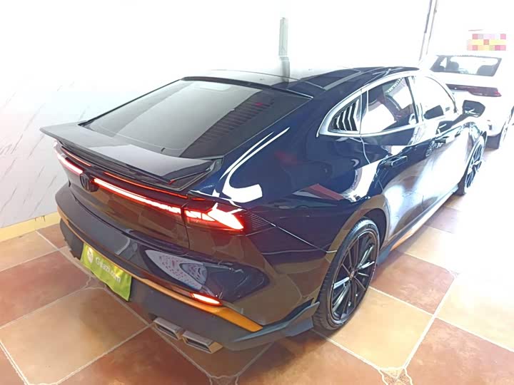 Changan UNI-V 2024 2024款 1.5T 尊贵运动型