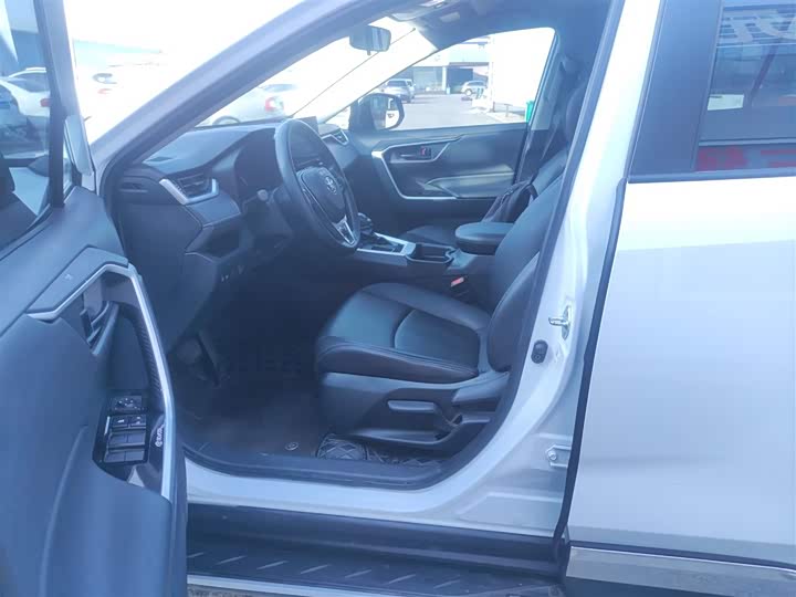 Toyota RAV4 2024 2024款 2.0L CVT两驱都市版