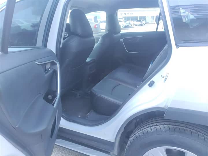 Toyota RAV4 2024 2024款 2.0L CVT两驱都市版