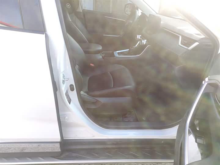 Toyota RAV4 2024 2024款 2.0L CVT两驱都市版