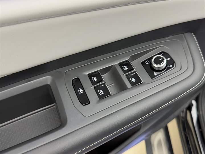 Volkswagen Teramont Pro 2025 2025款 380TSI 四驱出众版