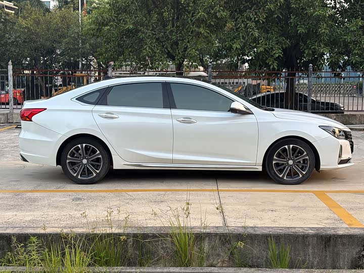 Changan Raeton CC 2022 2022款 蓝鲸版 1.5T DCT尊贵型
