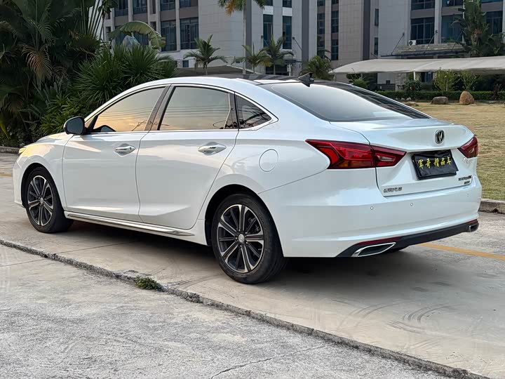 Changan Raeton CC 2022 2022款 蓝鲸版 1.5T DCT尊贵型