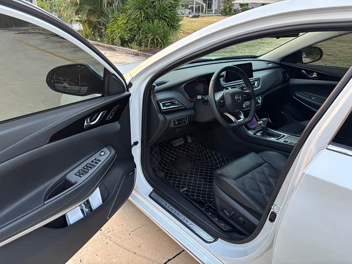 Changan Raeton CC 2022 2022款 蓝鲸版 1.5T DCT尊贵型