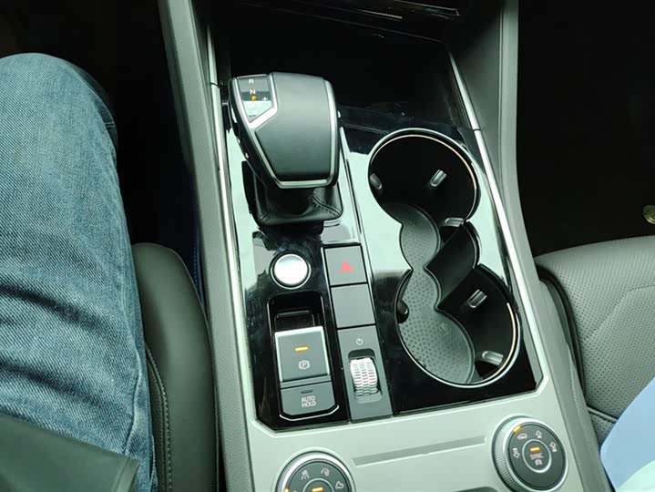 Volkswagen Touareg 2022 2022款 2.0TSI 锐尚版