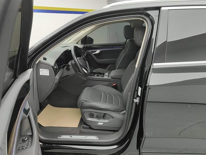 Volkswagen Touareg 2022 2022款 2.0TSI 锐尚版