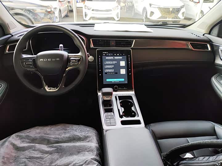 Roewe RX5 2025 2025款 PLUS 330TGI 自动领潮智惠版