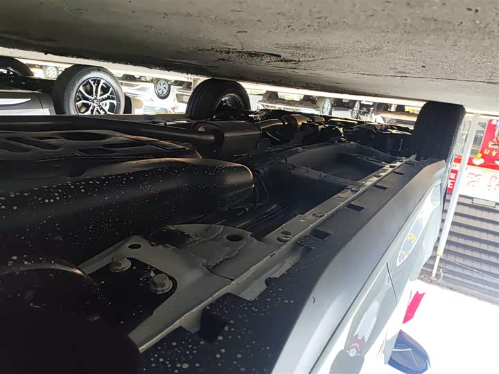 Roewe RX5 2025 2025款 PLUS 330TGI 自动领潮智惠版