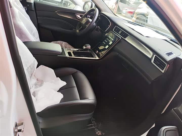 Roewe RX5 2025 2025款 PLUS 330TGI 自动领潮智惠版