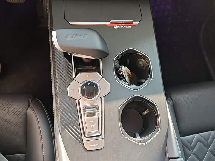 Changan UNI-K Hybrid 2022 2022款 蓝鲸iDD 130km 1.5T 尊贵型