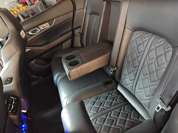 Changan UNI-K Hybrid 2022 2022款 蓝鲸iDD 130km 1.5T 尊贵型