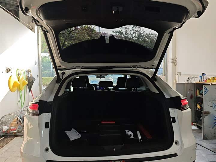 Changan UNI-K Hybrid 2022 2022款 蓝鲸iDD 130km 1.5T 尊贵型