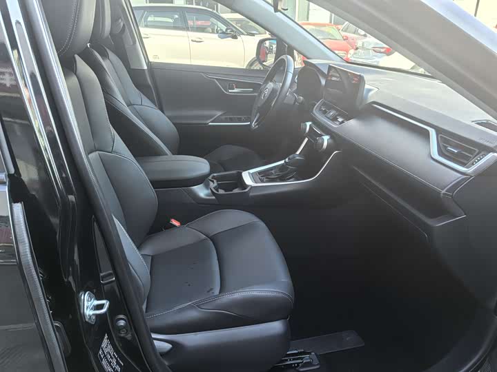 Toyota Wildlander 2024 2024款 2.0L CVT两驱都市版