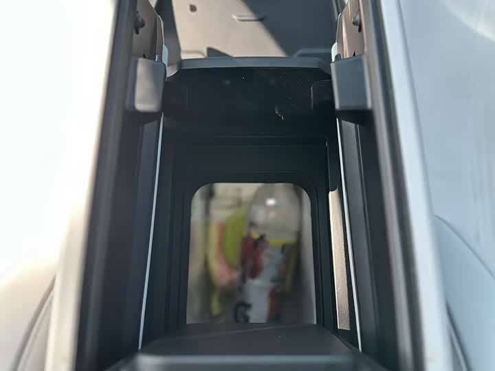 HiPhi Y 2023 2023款 560km 精英版