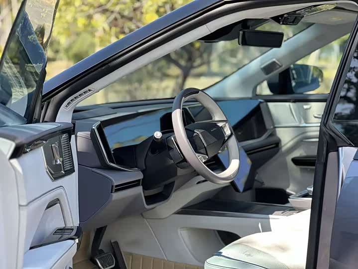 HiPhi Y 2023 2023款 560km 精英版