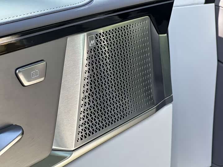 HiPhi Y 2023 2023款 560km 精英版