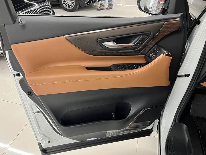 Toyota Vellfire 2024 2024款 皇冠 双擎 2.5L 至尊行政版