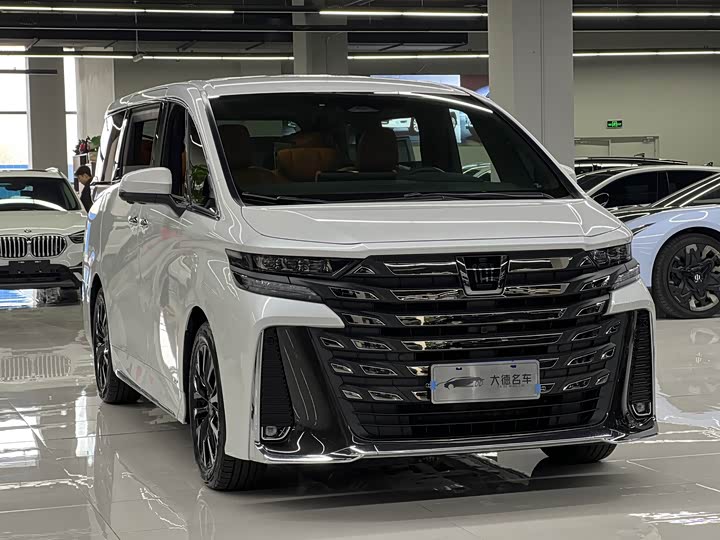 Toyota Vellfire 2024 2024款 皇冠 双擎 2.5L 至尊行政版