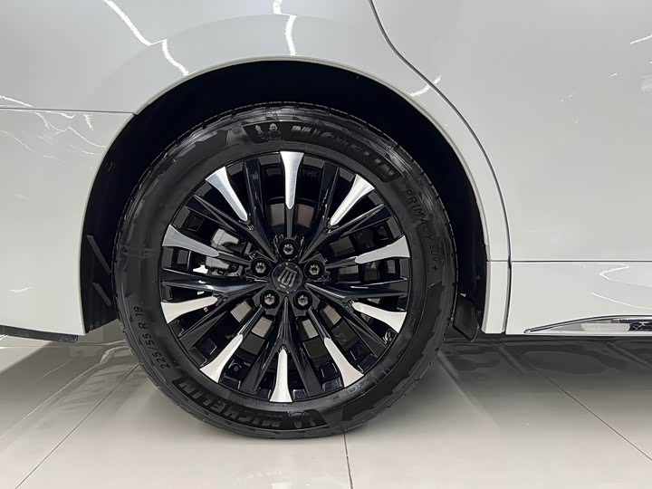 Toyota Vellfire 2024 2024款 皇冠 双擎 2.5L 至尊行政版