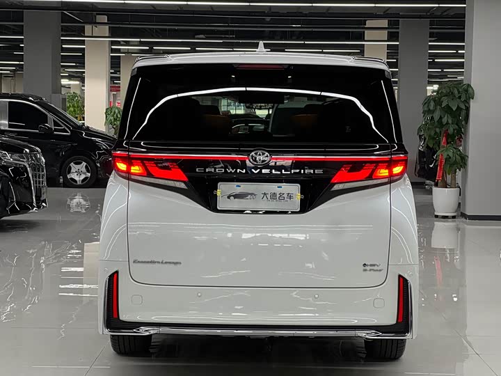 Toyota Vellfire 2024 2024款 皇冠 双擎 2.5L 至尊行政版