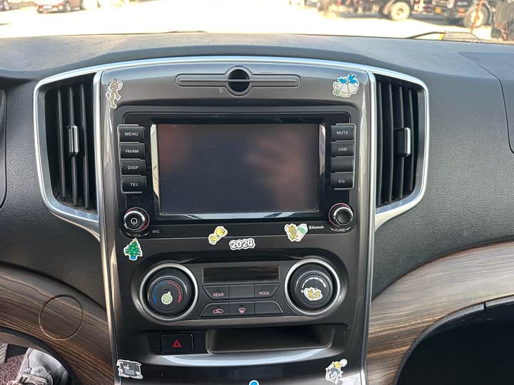 Dongfeng Forthing Lingzhi Plus 2021 2021款 2.0L 手动豪华型 7座