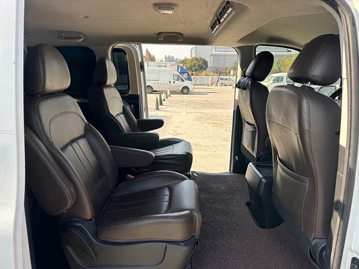 Dongfeng Forthing Lingzhi Plus 2021 2021款 2.0L 手动豪华型 7座