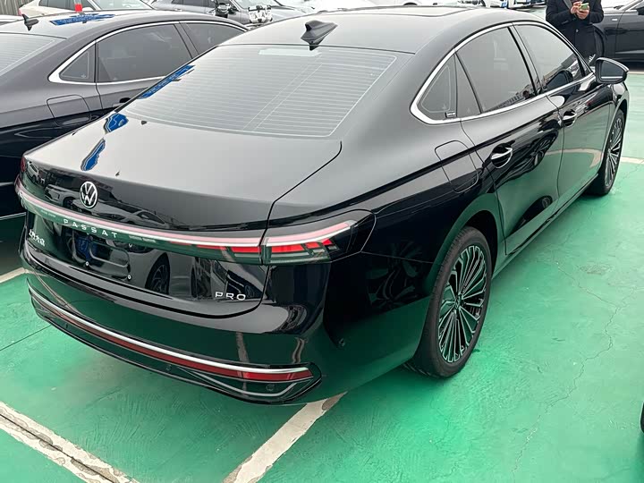 Volkswagen Passat 2025 2025款 Pro 380TSI 龙尊版